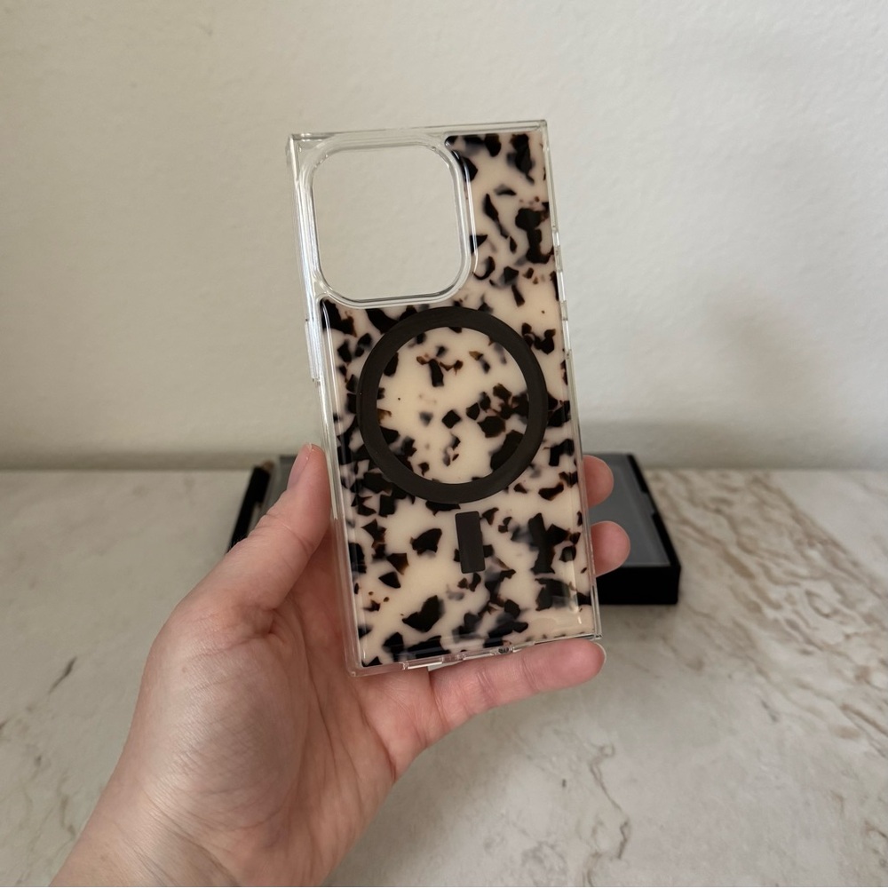 FLAUNT Square Phone Case - Blonde Tort (iPhone 15 Pro)